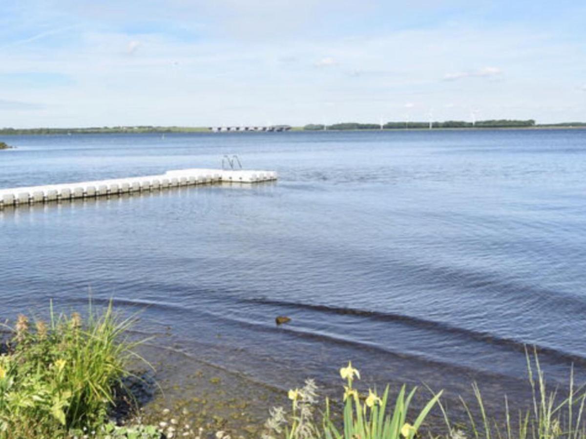 Fantastic Villa In Ooltgensplaat With Jetty Exterior photo